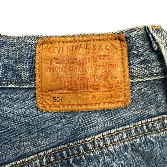 Levi’s Women’s Jean 501 cut offs high waist distressed size 24 - Picture 6 of 7